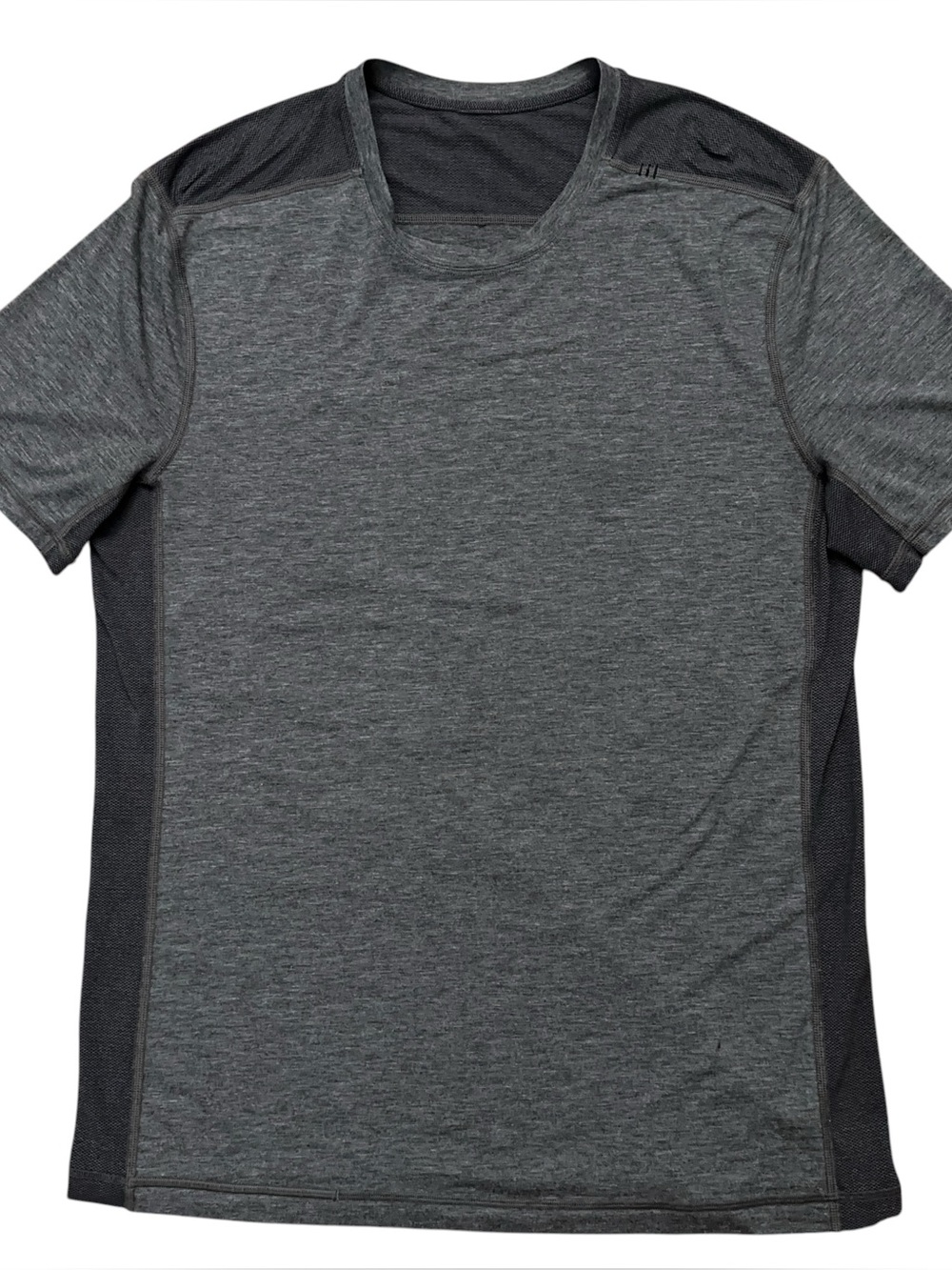 Lululemon T-Shirt Mens Size M Short Sleeve Crewneck Performance Stretch Gray